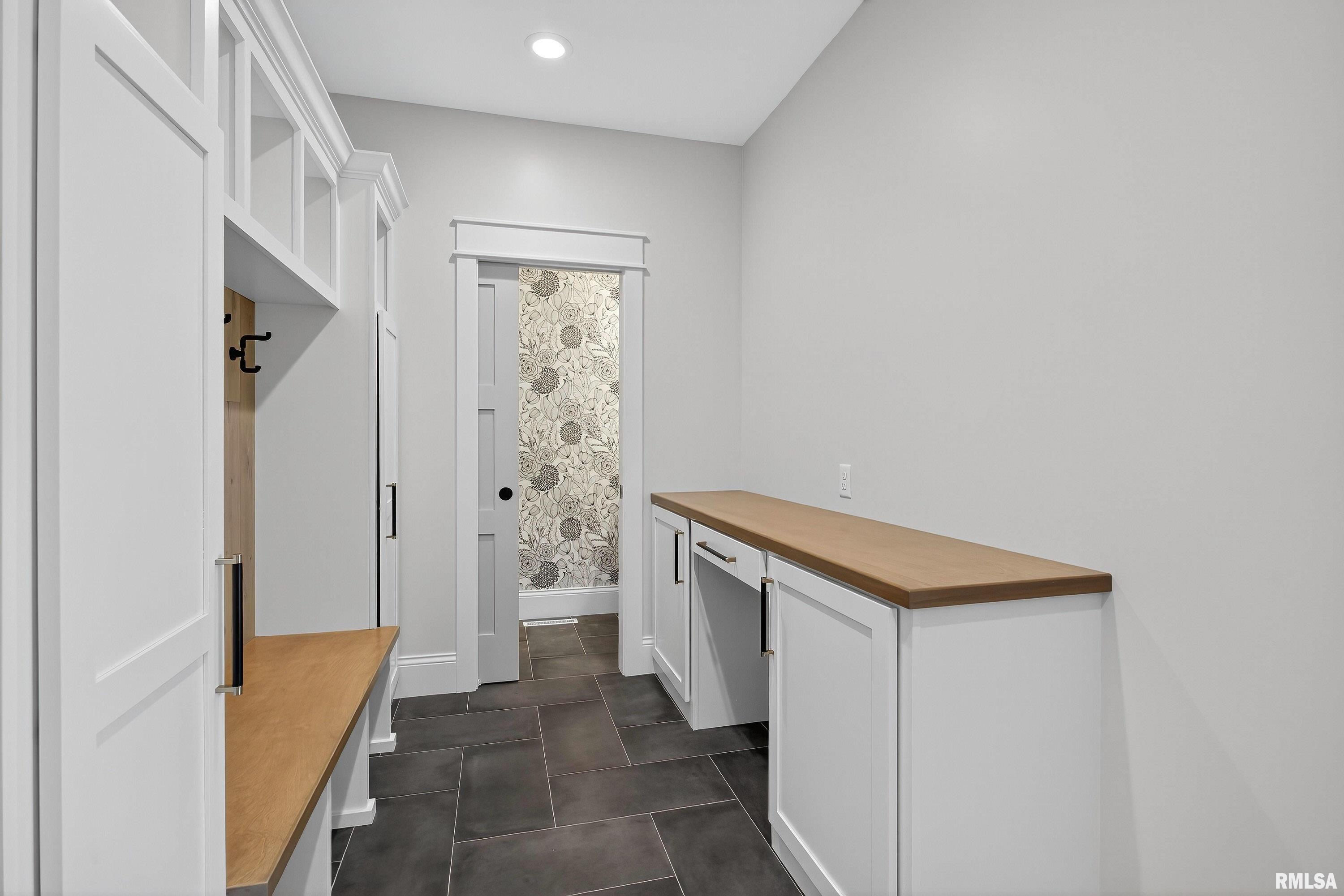 6932 Wilderness Pointe Bettendorf, IA 52722 - Photo 25 of 63