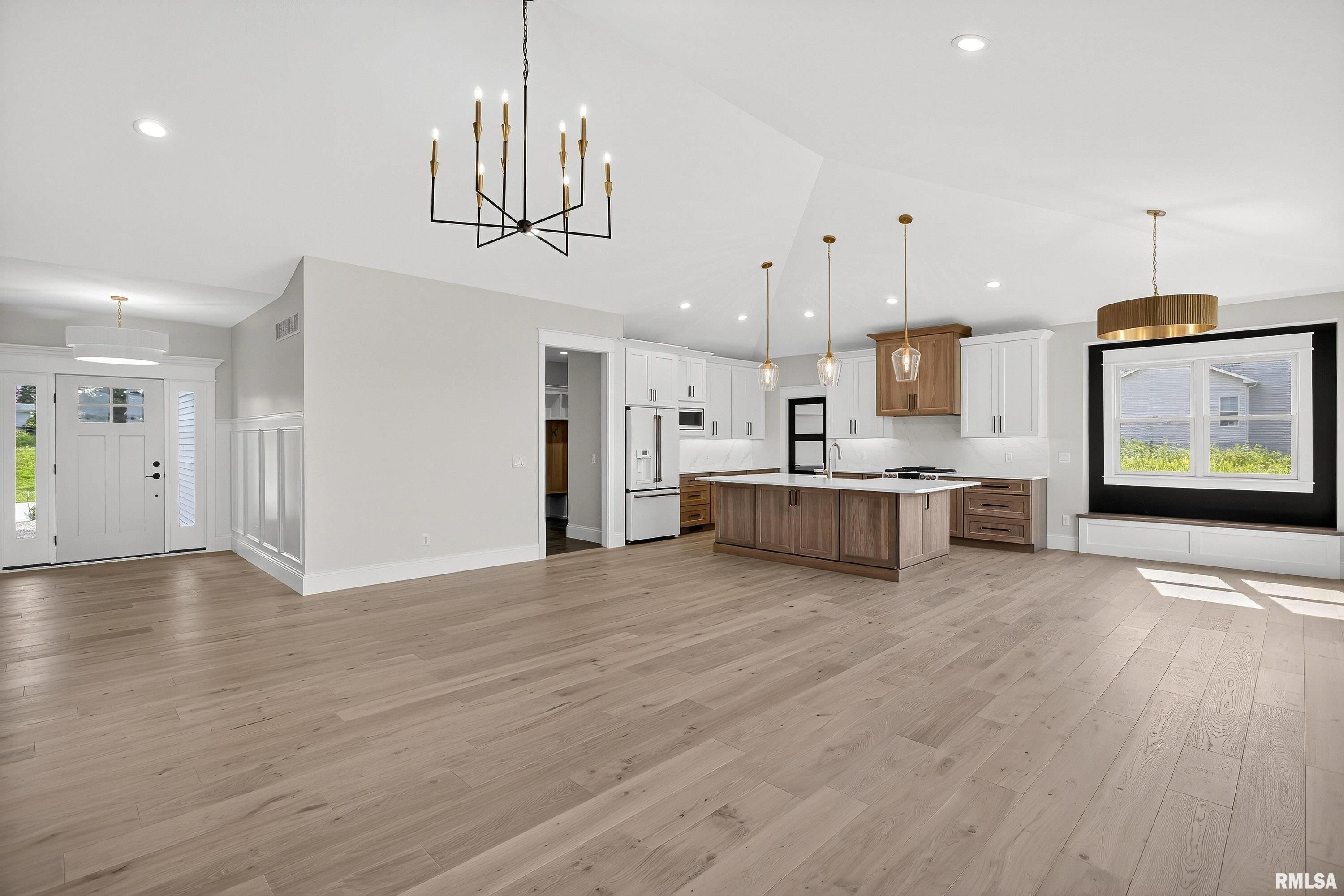 6932 Wilderness Pointe Bettendorf, IA 52722 - Photo 7 of 63