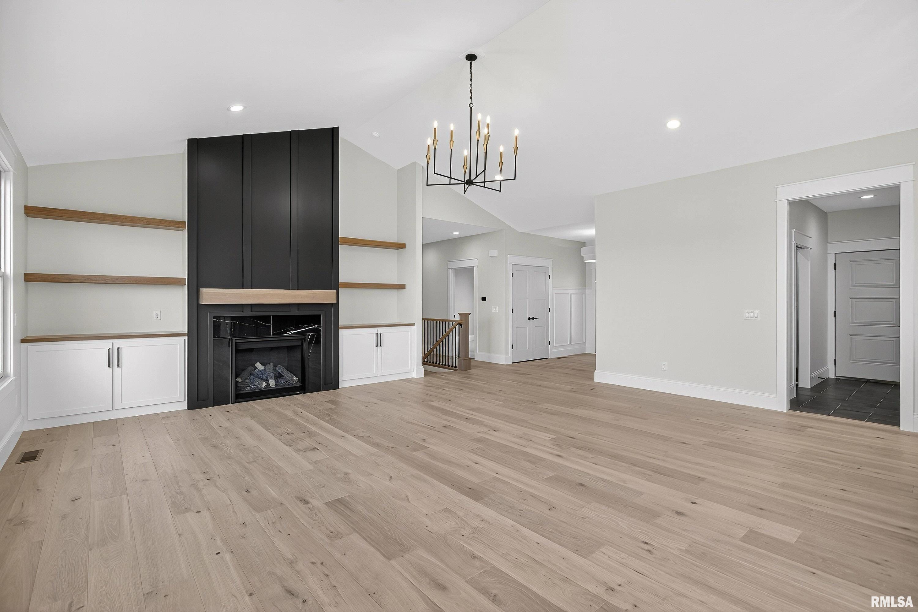 6932 Wilderness Pointe Bettendorf, IA 52722 - Photo 9 of 63