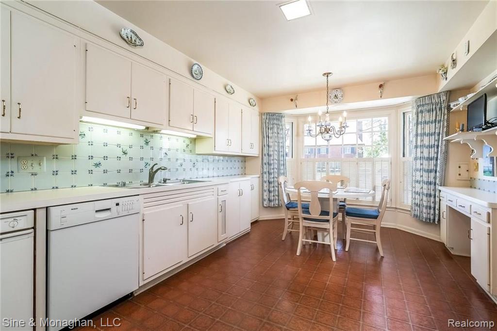 88 Cloverly Road Grosse Pointe Farms, MI 48236 - Photo 10 of 53