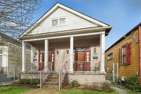 $1,600 | 2122 Valmont Street, New Orleans, LA 70115