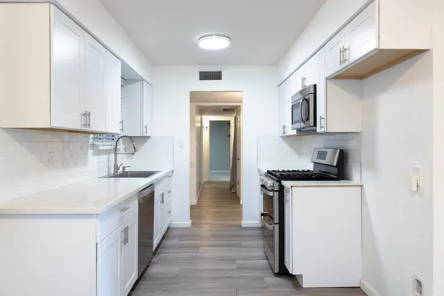 $379,900 | 4466 North Meridian Avenue, Fresno, CA 93726