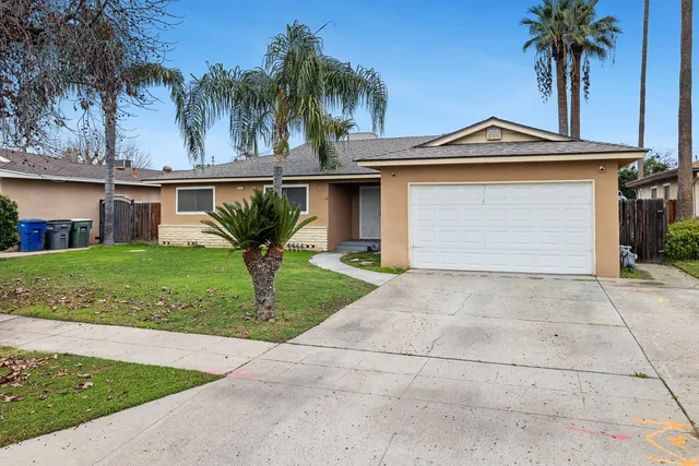 $379,900 | 4466 North Meridian Avenue, Fresno, CA 93726