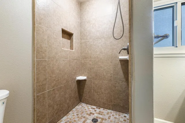 $379,900 | 4466 North Meridian Avenue, Fresno, CA 93726