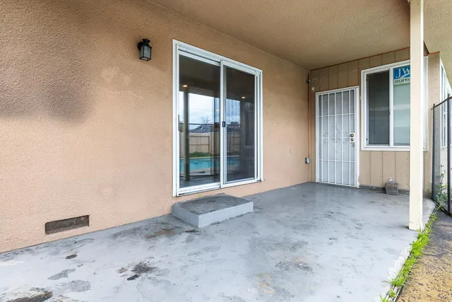 $379,900 | 4466 North Meridian Avenue, Fresno, CA 93726