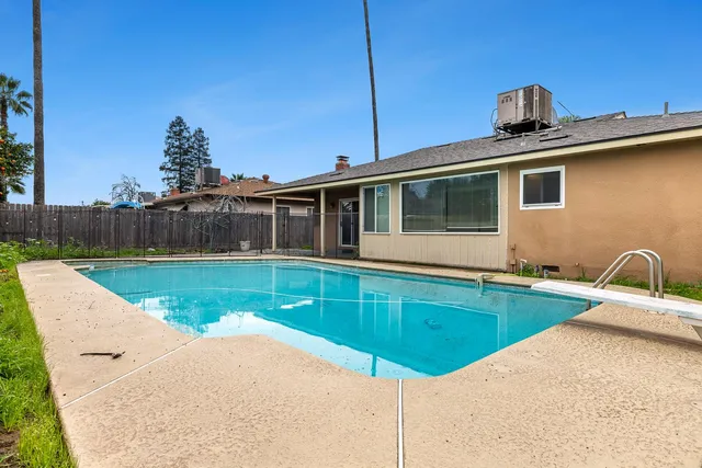 $379,900 | 4466 North Meridian Avenue, Fresno, CA 93726