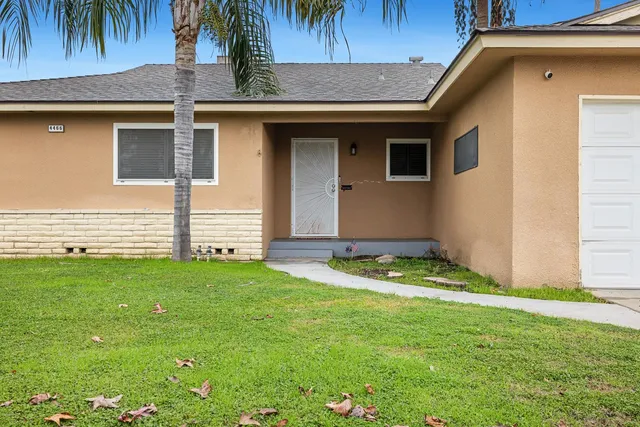 $379,900 | 4466 North Meridian Avenue, Fresno, CA 93726