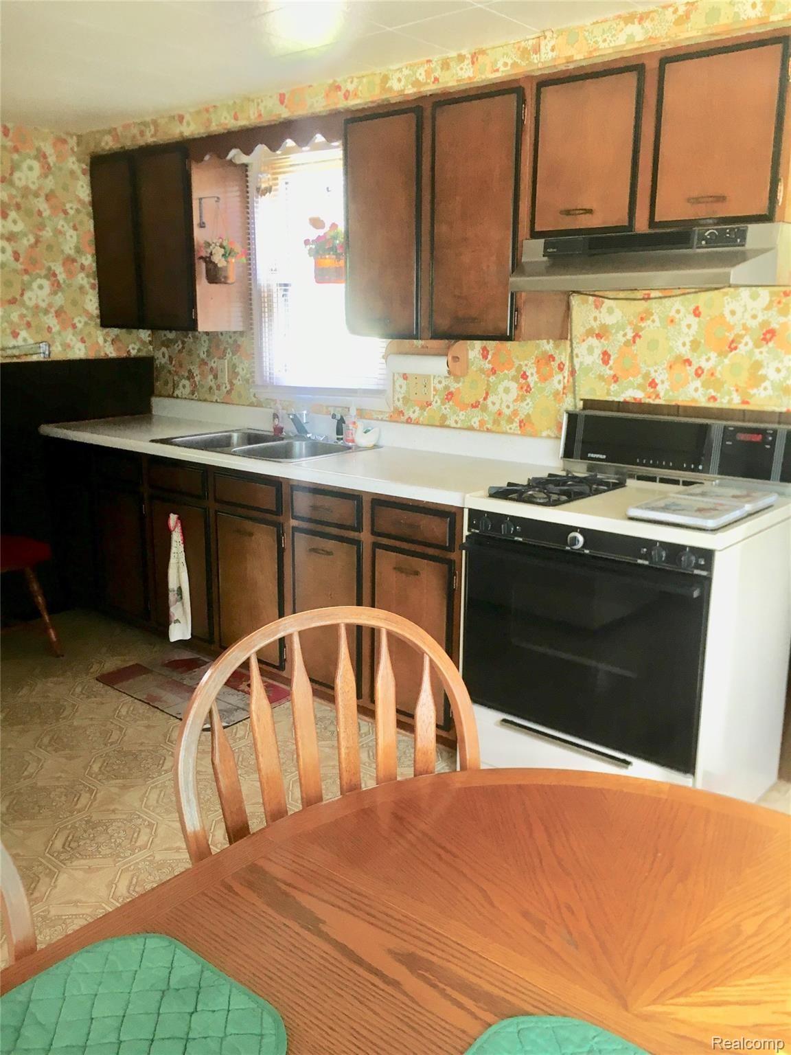 3699 Dearborn Avenue Rochester, MI 48309 - Photo 18 of 25 IMG_7174.jpg