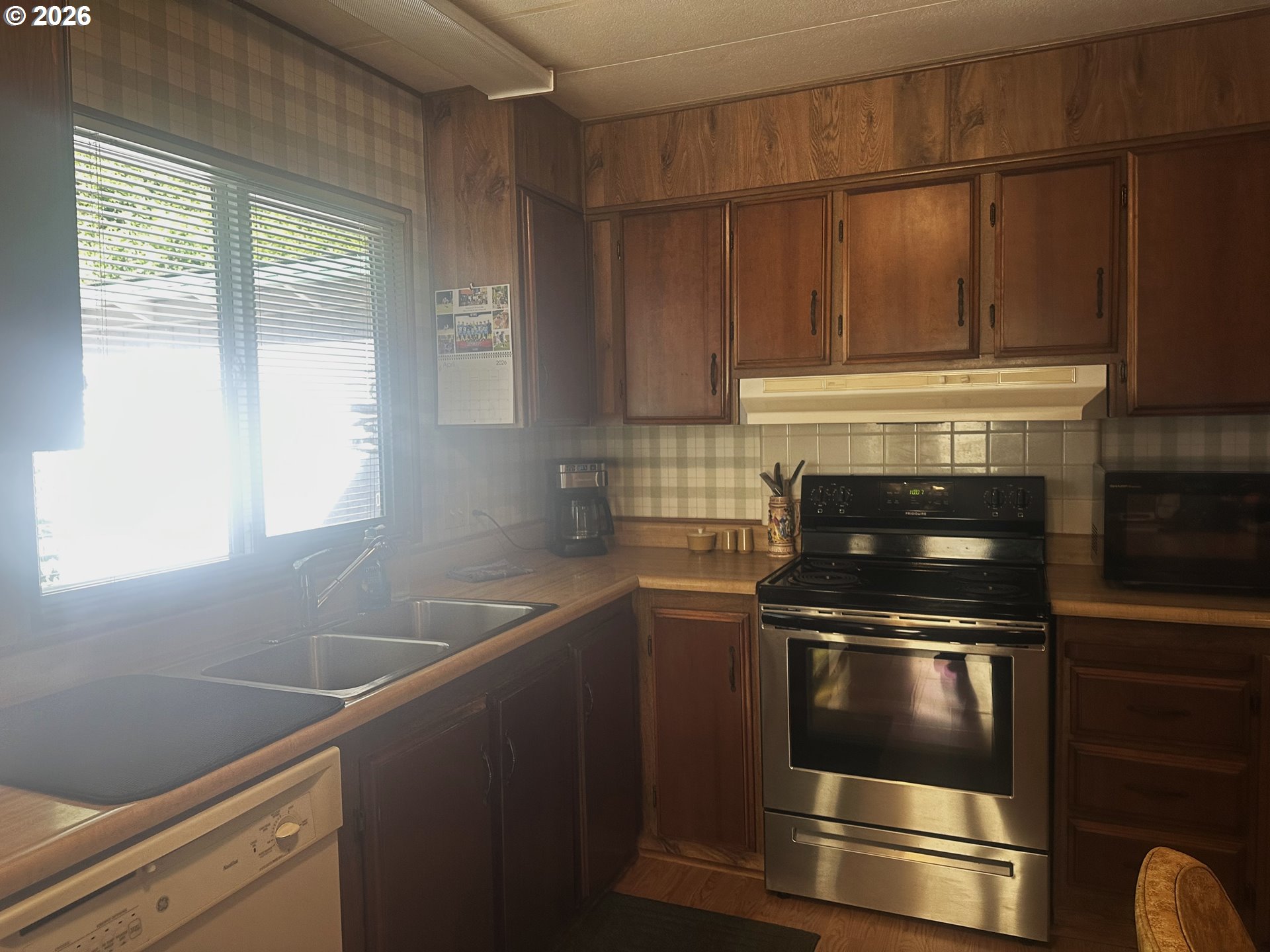 16735 Thompson Road Brookings, OR 97415 - Photo 5 of 23 Kitchen