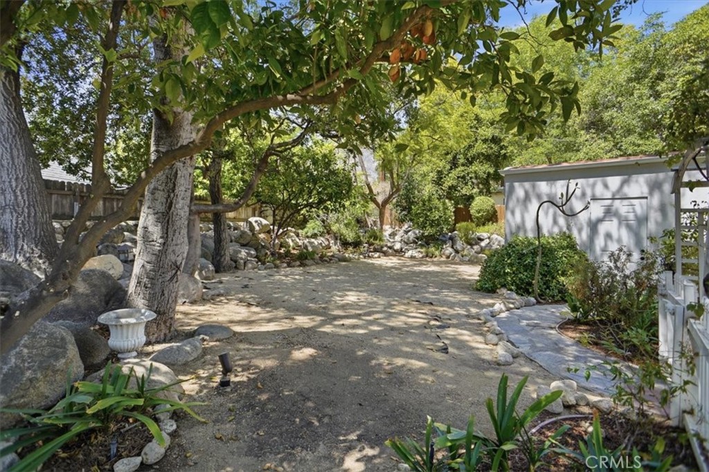 1973 North Harding Avenue Altadena, CA 91001 - Photo 20 of 26
