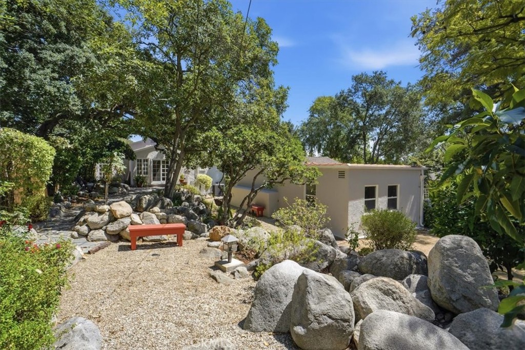 1973 North Harding Avenue Altadena, CA 91001 - Photo 21 of 26