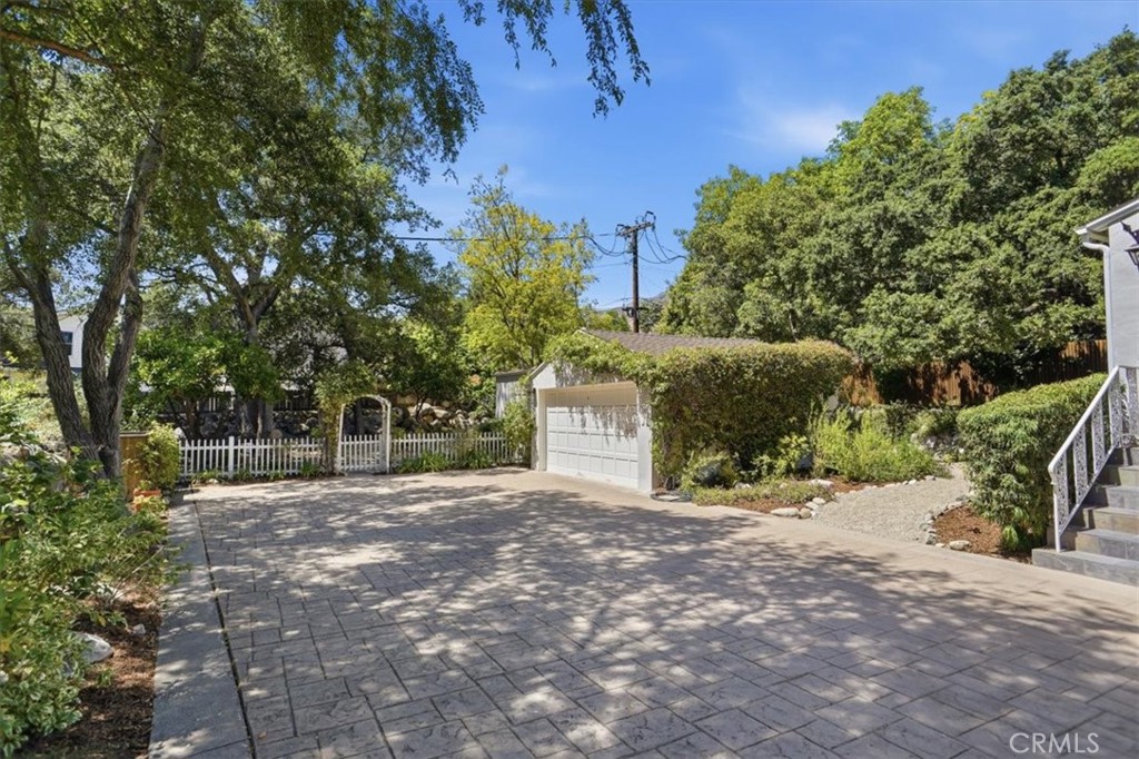 1973 North Harding Avenue Altadena, CA 91001 - Photo 23 of 26