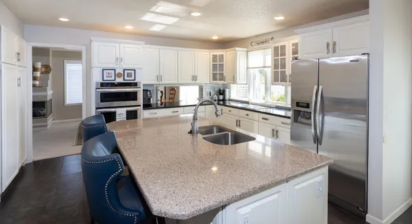 $644,900 | 916 42nd Avenue North, Fargo, ND 58102