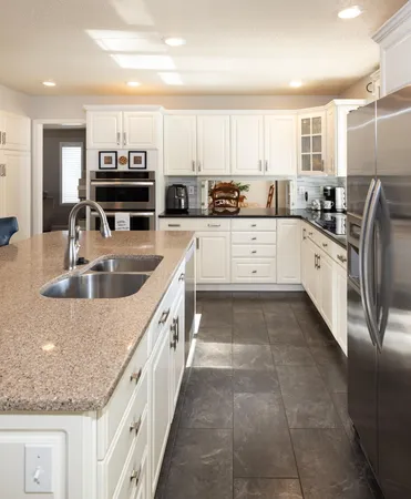 $644,900 | 916 42nd Avenue North, Fargo, ND 58102