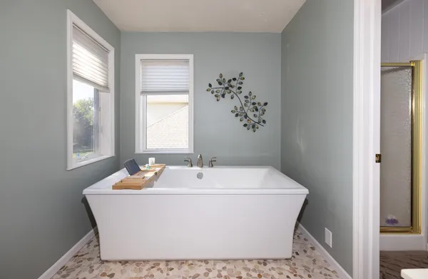 $654,900 | 916 42nd Avenue North, Fargo, ND 58102