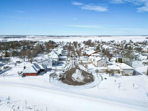 $654,900 | 916 42nd Avenue North, Fargo, ND 58102