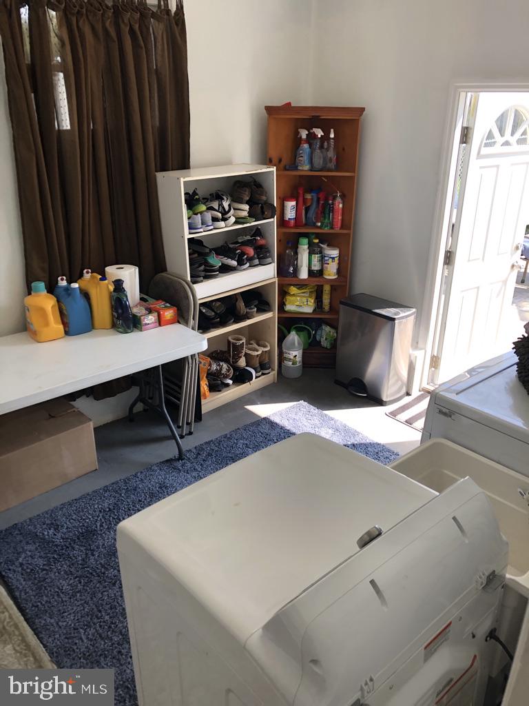 43 Lumar Road Lawrence Township, NJ 08648 - Photo 23 of 30 MUD ROOM LAUNDRY ROOM