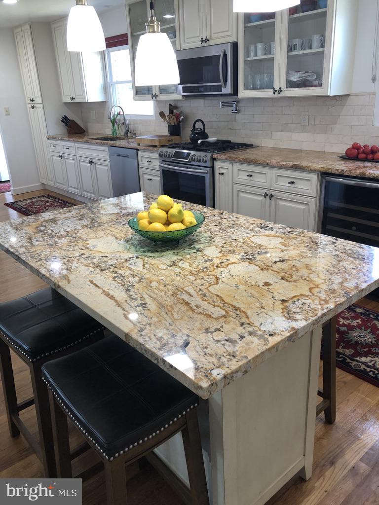 43 Lumar Road Lawrence Township, NJ 08648 - Photo 4 of 30 EAT IN KITCHEN