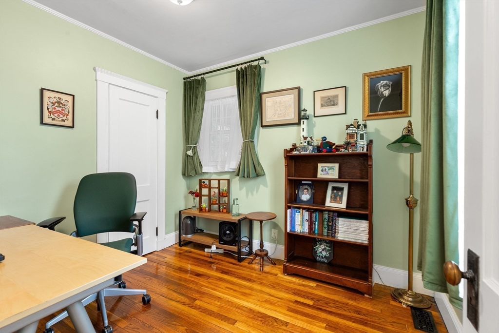304 Lowell Street Reading, MA 01867 - Photo 19 of 32