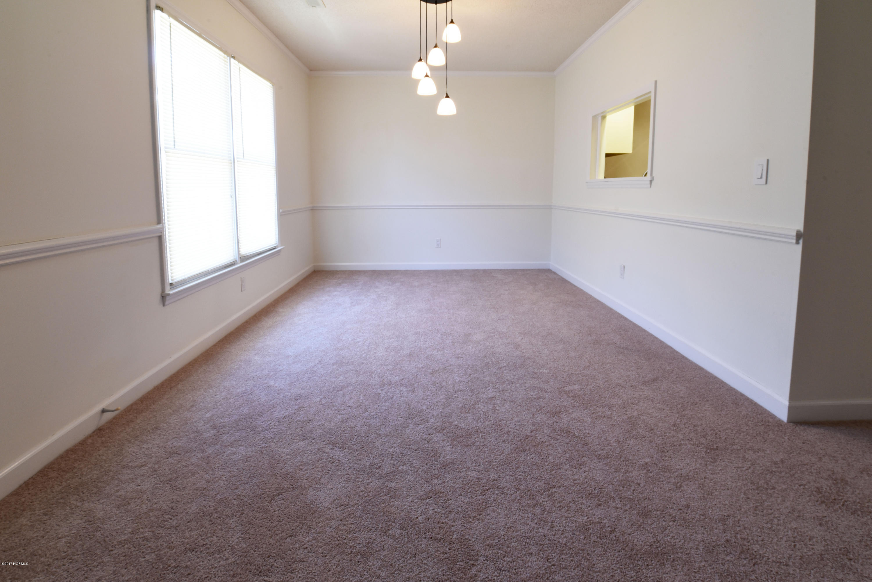 1918 Quail Ridge Road, Unit S Greenville, NC 27858 - Photo 15 of 23 15 Dining Area