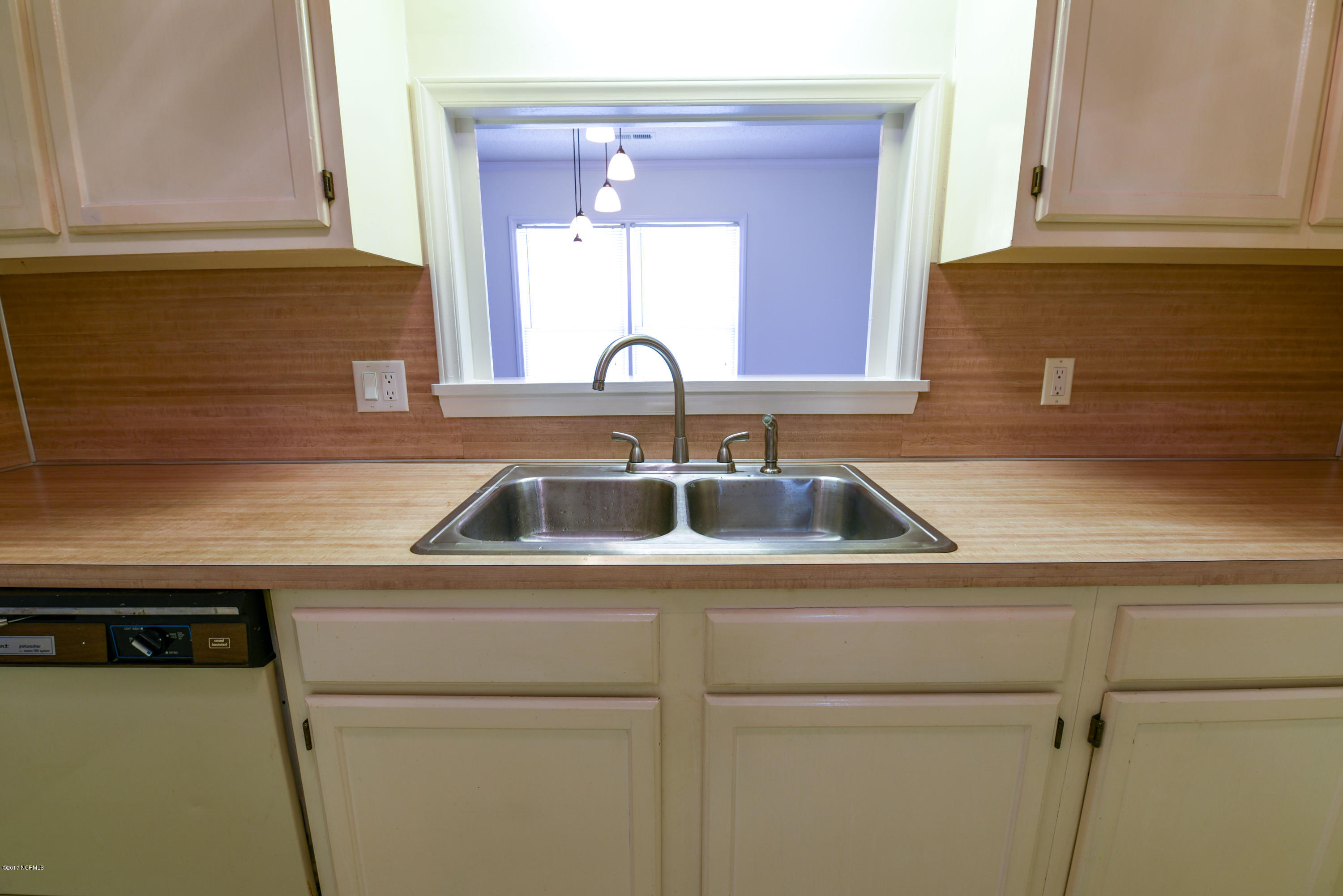 1918 Quail Ridge Road, Unit S Greenville, NC 27858 - Photo 19 of 23 19 Kitchen