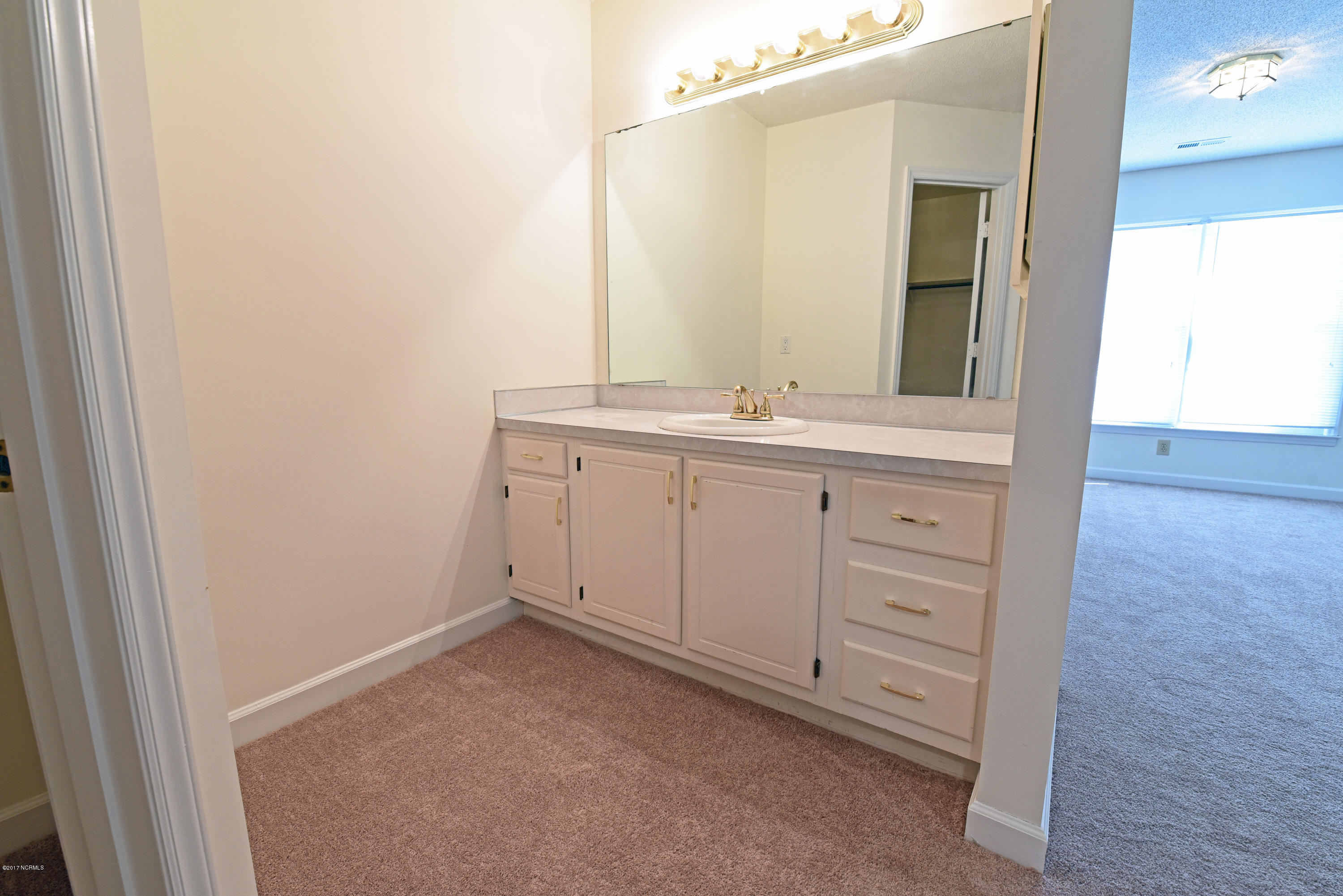 1918 Quail Ridge Road, Unit S Greenville, NC 27858 - Photo 9 of 23 9 Master Bathroom