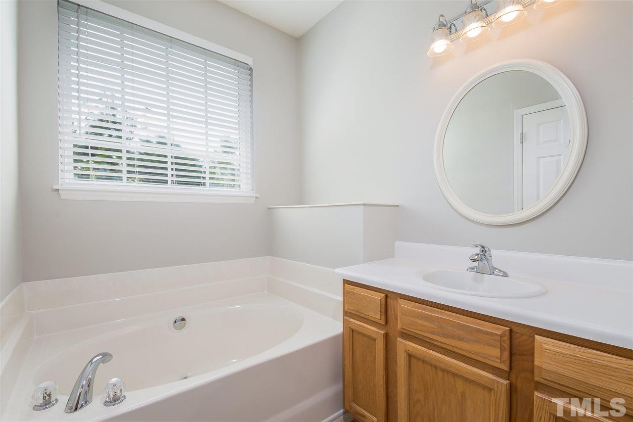 2532 Springfield Park Drive Raleigh, NC 27614 - Photo 9 of 17 Gallery Image 9