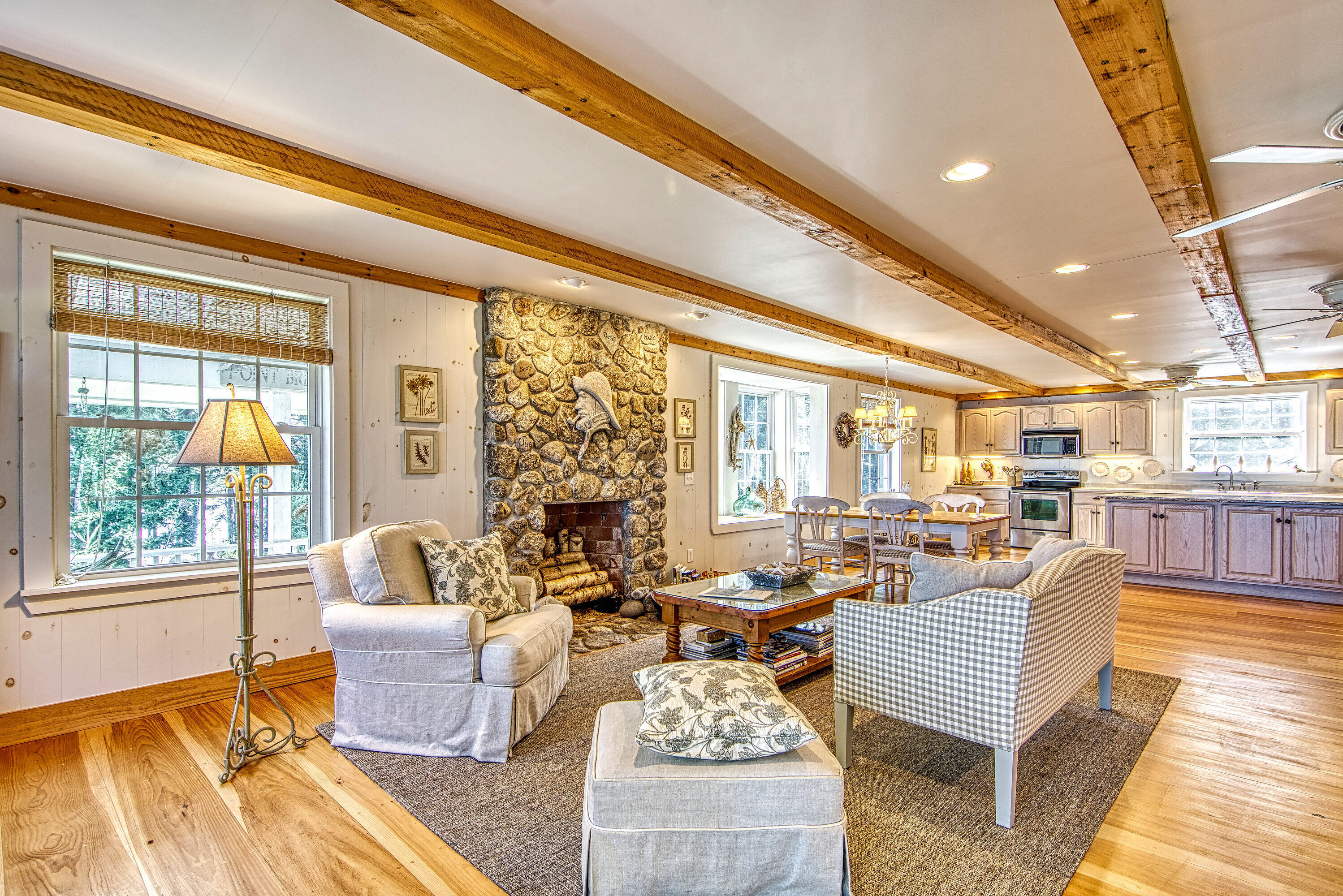635 Paul Bunyan Road Corea, ME 04624 - Photo 14 of 33 635 Paul Bunyan great room 2