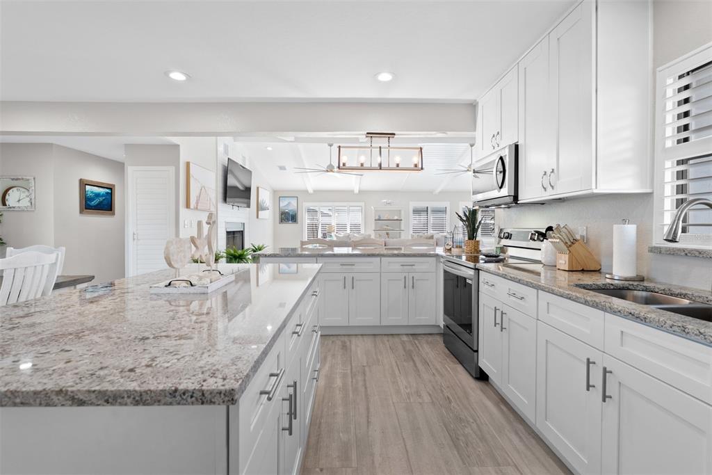 3422 West Shell Point Road Ruskin, FL 33570 - Photo 9 of 54