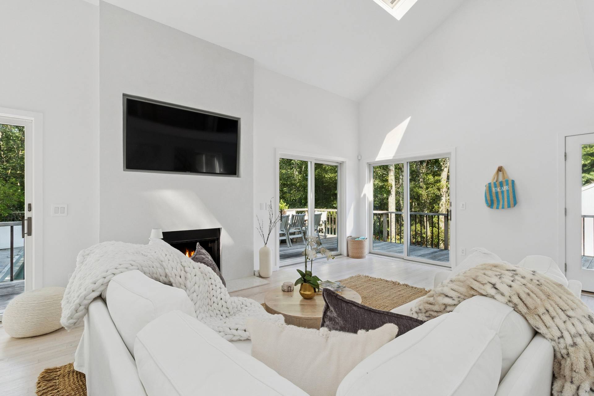 28 Ridge Road East Hampton, NY 11937 - Photo 4 of 21 Gallery Image 4