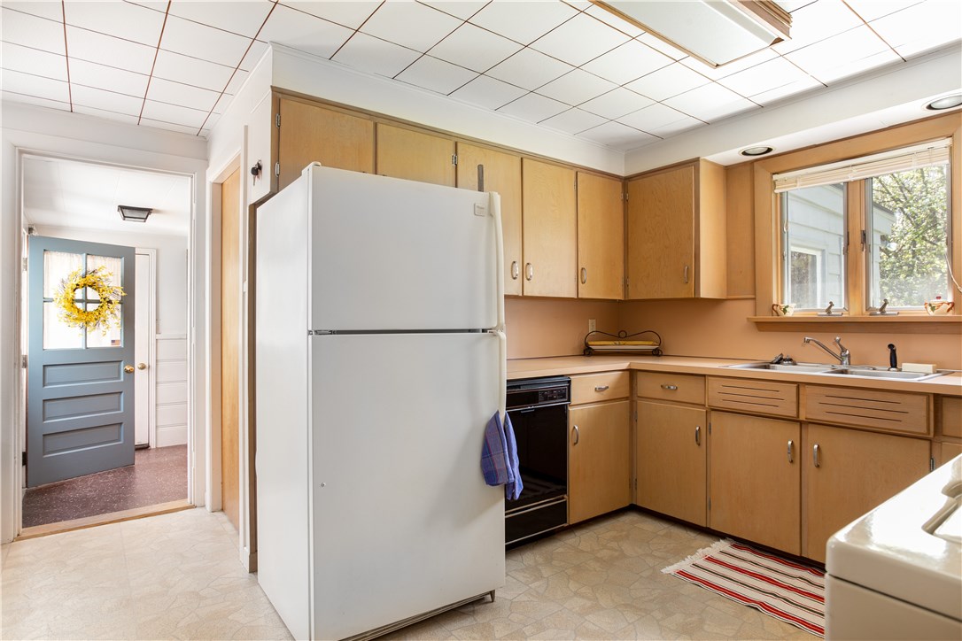 140 S Road South Kingstown, RI 02879 - Photo 10 of 34 Gallery Image 10