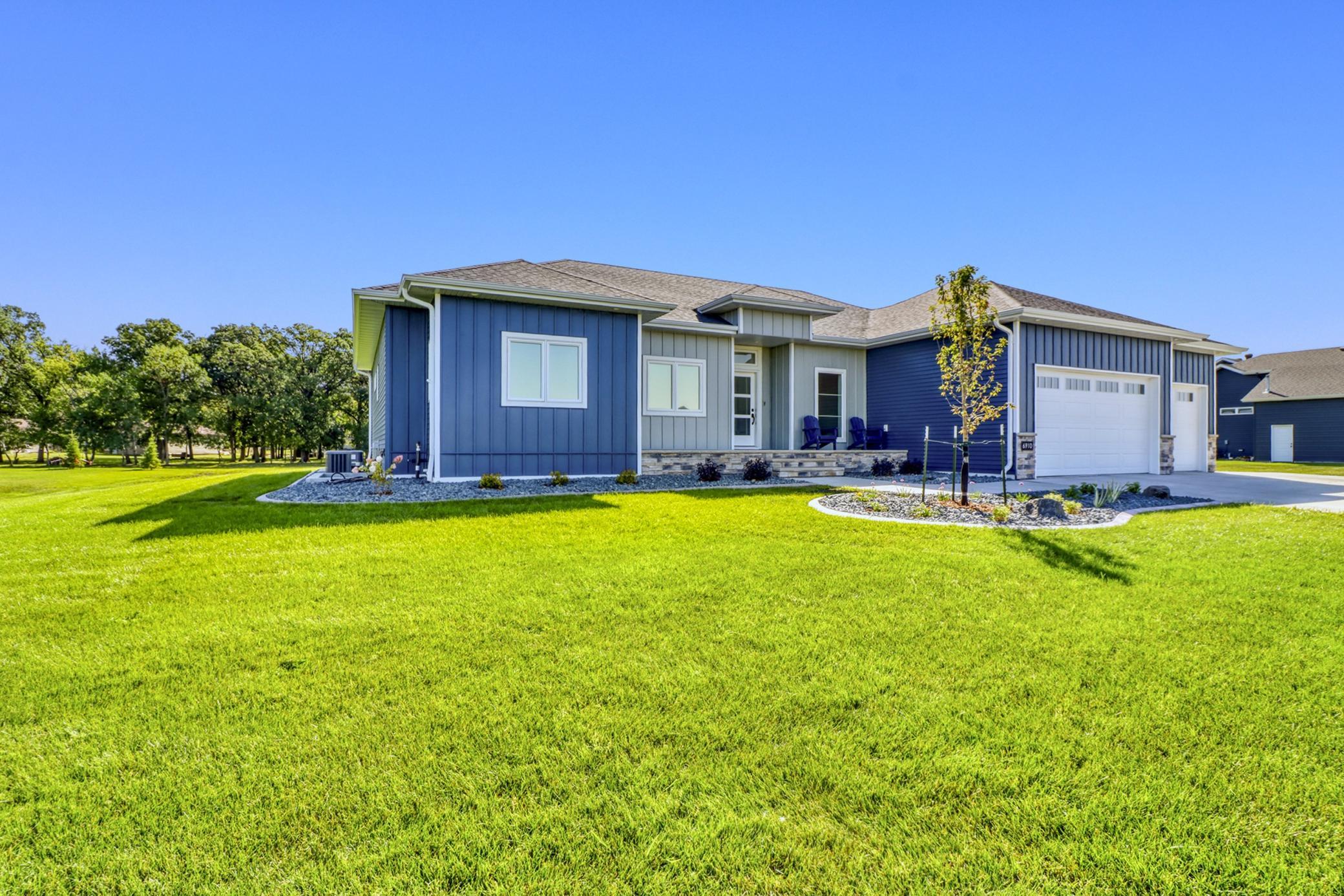 6910 2nd Street Northwest Moorhead, MN 56560 - Photo 3 of 73