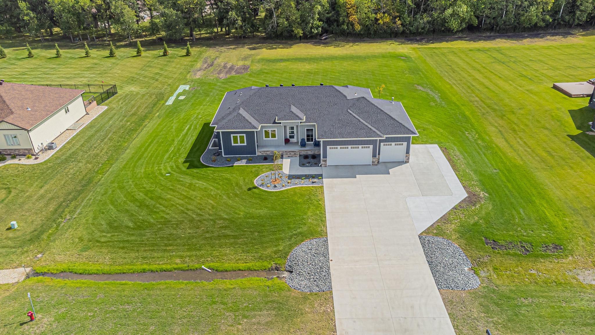 6910 2nd Street Northwest Moorhead, MN 56560 - Photo 5 of 73