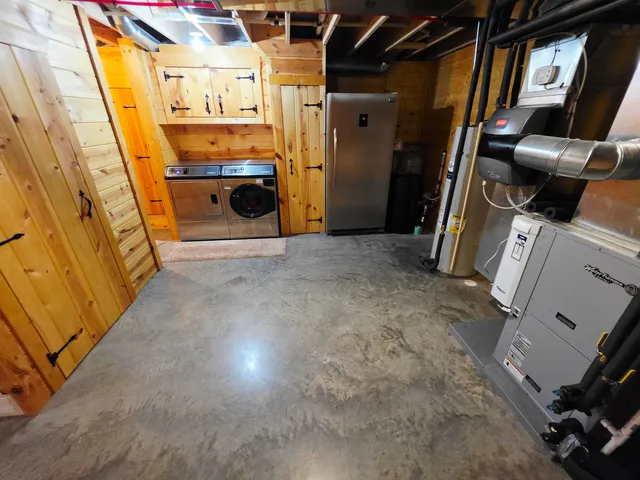 $625,000 | 145 South Witham, Ontario, WI 54651