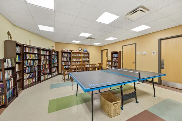 $275,000 | 9355 Irving Park Road, Unit 401, Schiller Park, IL 60176