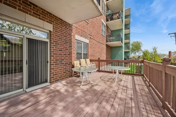 $275,000 | 9355 Irving Park Road, Unit 401, Schiller Park, IL 60176