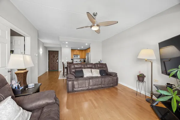 $275,000 | 9355 Irving Park Road, Unit 401, Schiller Park, IL 60176