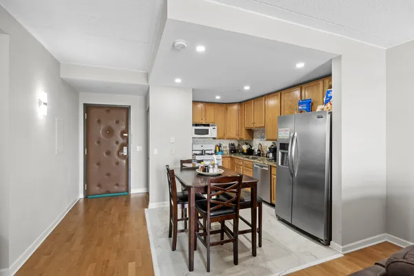 $275,000 | 9355 Irving Park Road, Unit 401, Schiller Park, IL 60176