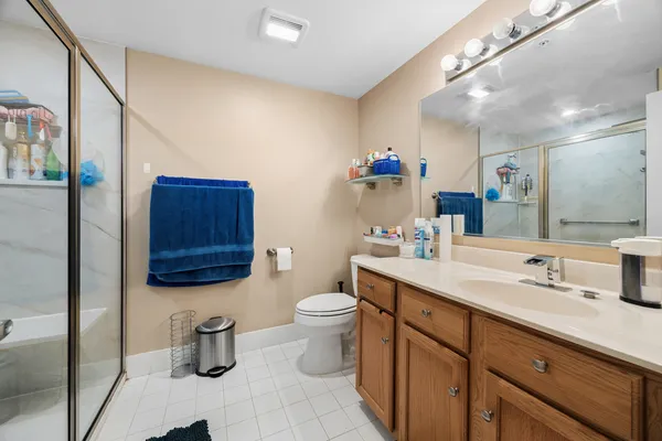 $275,000 | 9355 Irving Park Road, Unit 401, Schiller Park, IL 60176