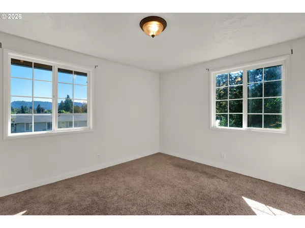 $610,000 | 947 South R Street, Cottage Grove, OR 97424