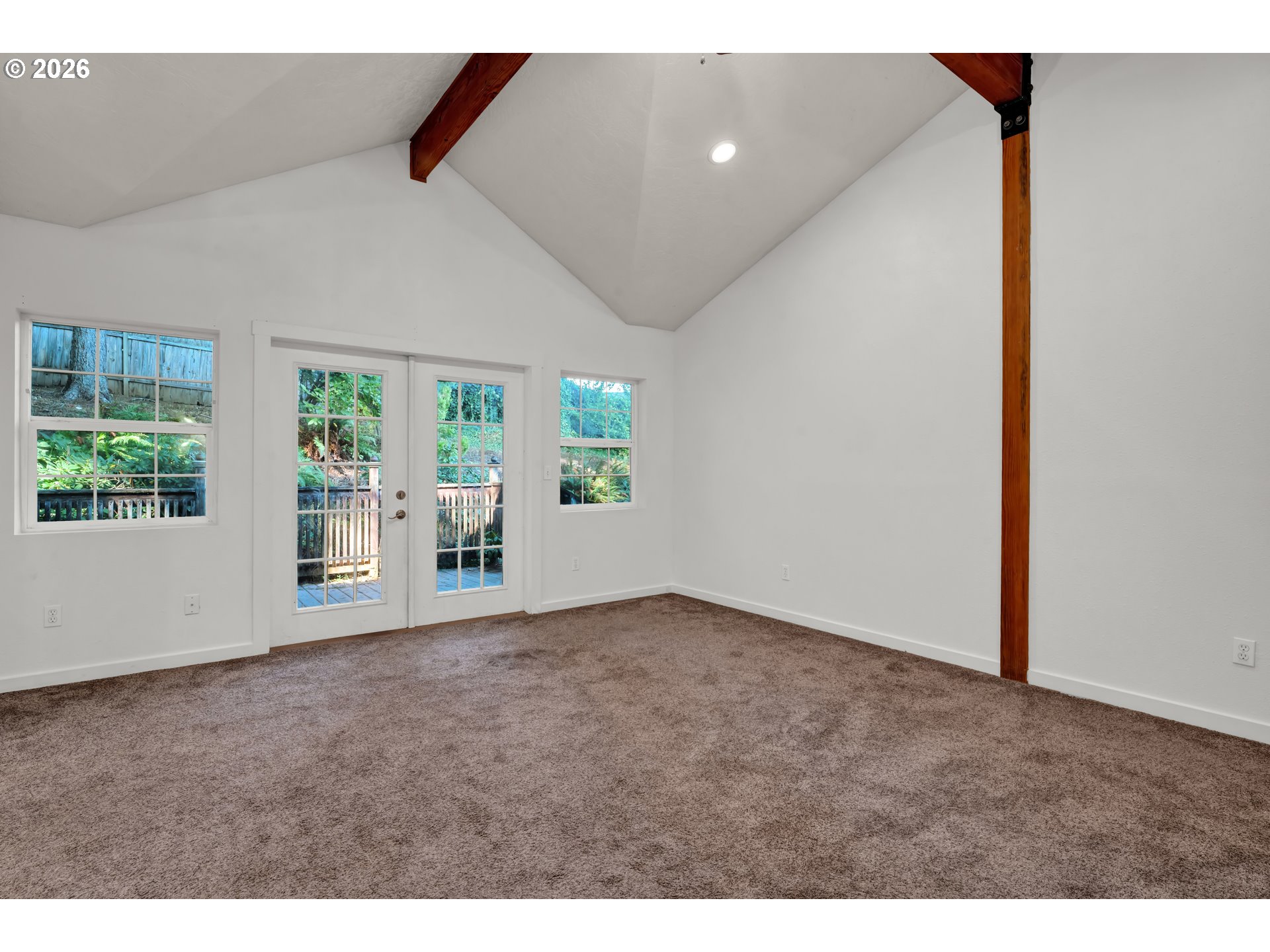 947 South R Street Cottage Grove, OR 97424 - Photo 31 of 48 a view of an empty room with a window
