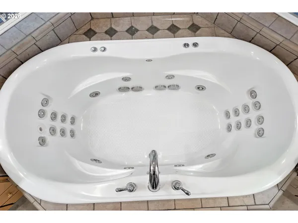 $610,000 | 947 South R Street, Cottage Grove, OR 97424