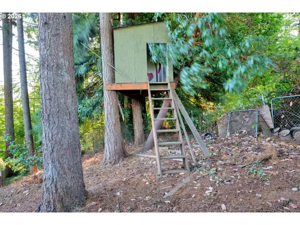 $610,000 | 947 South R Street, Cottage Grove, OR 97424