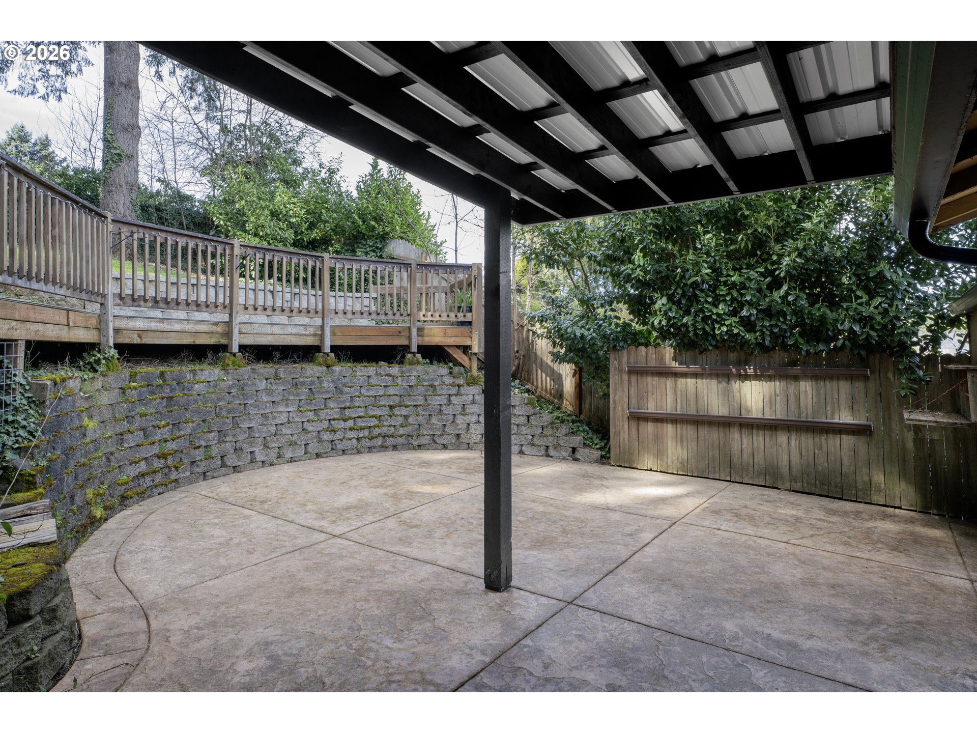 947 South R Street Cottage Grove, OR 97424 - Photo 44 of 48 a view of a backyard with wooden fence