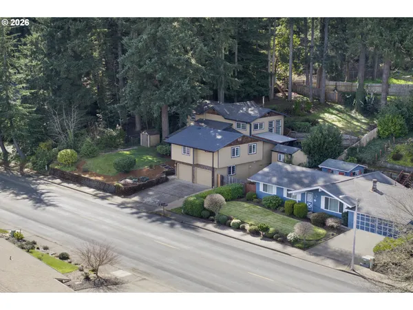 $610,000 | 947 South R Street, Cottage Grove, OR 97424