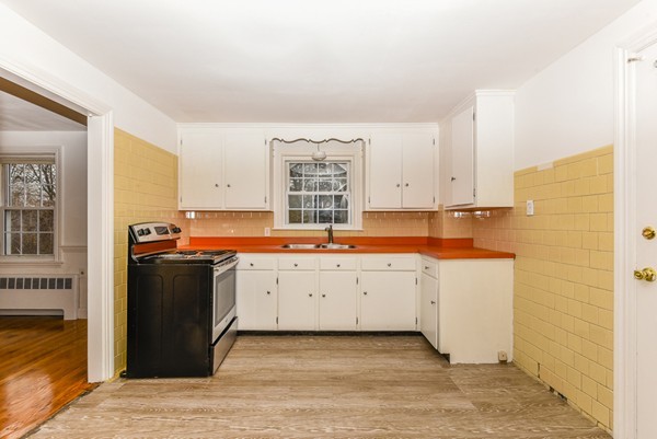 58 Hooper Road Dedham, MA 02026 - Photo 6 of 11 Gallery Image 6