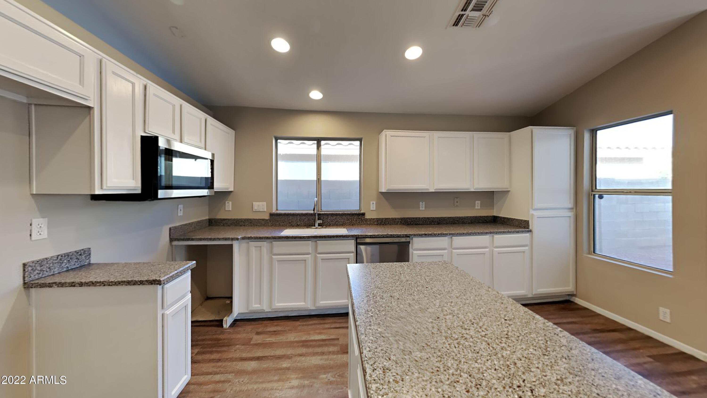 4109 West Wethersfield Road Phoenix, AZ 85029 - Photo 7 of 19 6_Image_aqcJmSxmCA