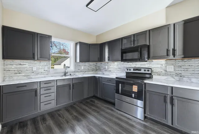 $210,000 | 707 Richmond Street, Kendallville, IN 46755