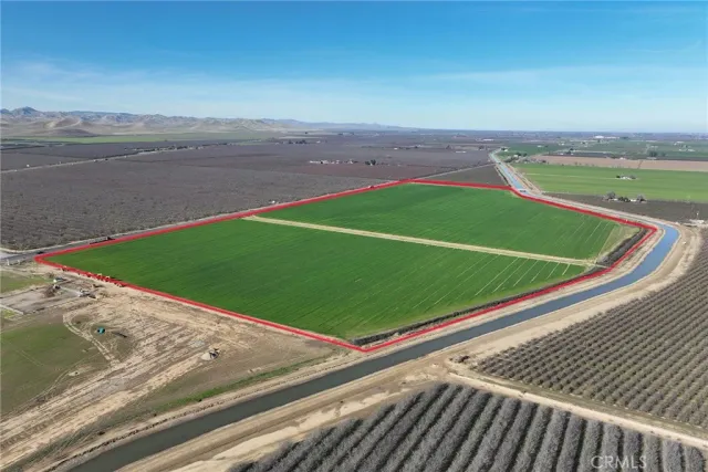 a view of a tennis court