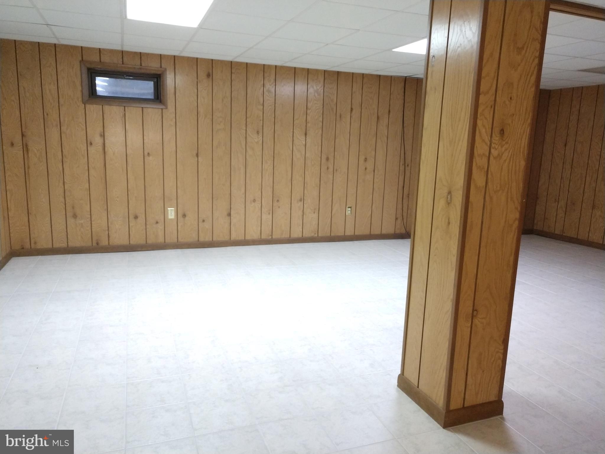 323 Mt Penn Road Reading, PA 19607 - Photo 52 of 75 In Law LL Recreation/Game Room